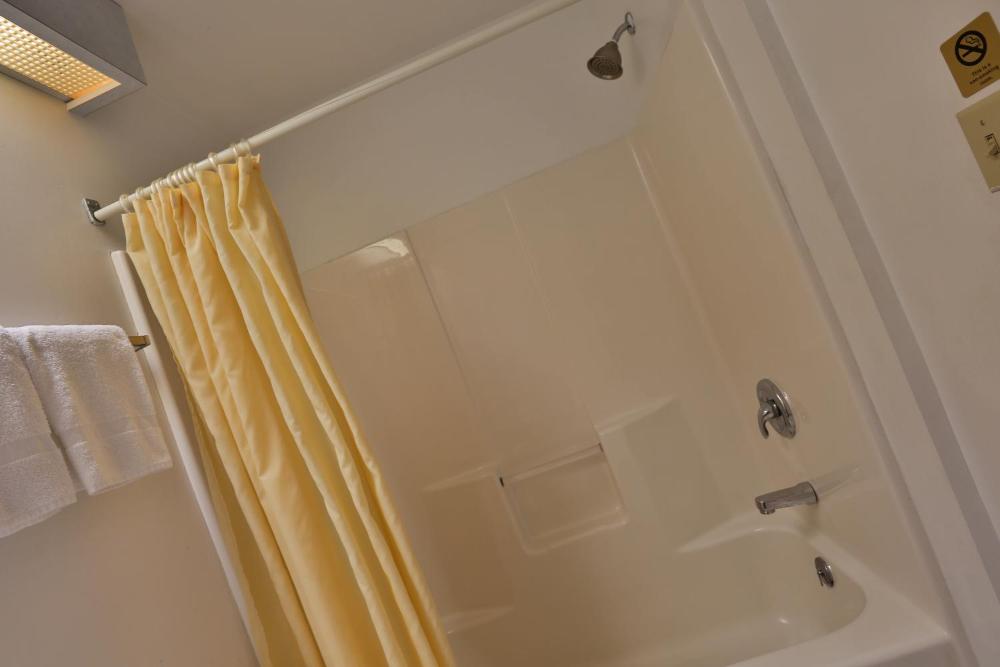 Double Room with Two Double Beds interior